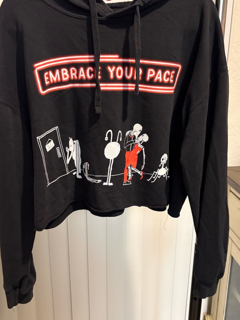 Women's Black Graphic Crewneck Sweatshirt - Embrace Your Pace